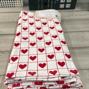 Valentin’s Day red heart hand towels